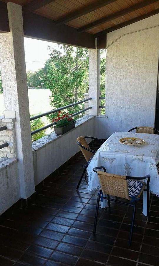 Apartment Tijano Krnica Exterior foto