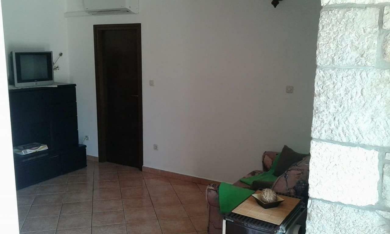 Apartment Tijano Krnica Exterior foto